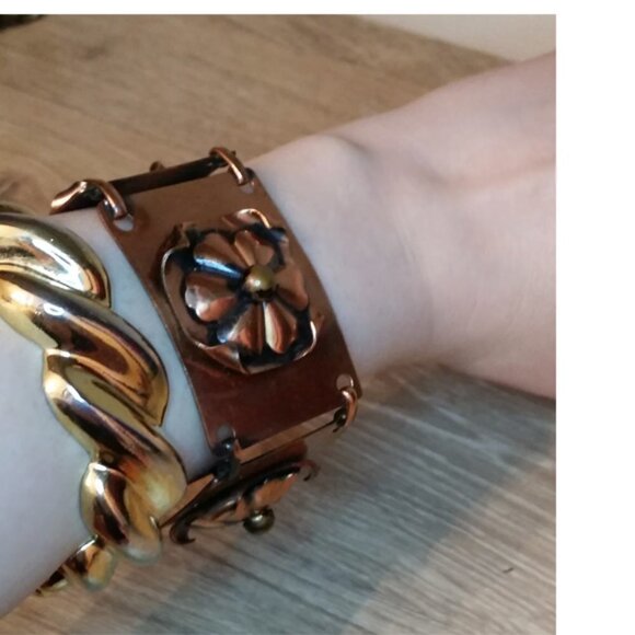 Artisan rustic style flower coppery metal links bracelet statement handmade. - Picture 3 of 3